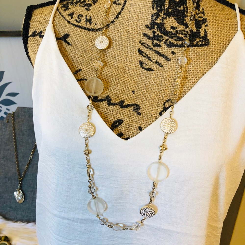 17 1/2” Silver/Cream and Clear Stone Necklace